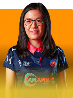 2. Hou Yifan Front