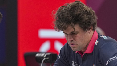 Norwegian-World-No-1-Magnus-Carlsen--playing-for-alpine-pipers
